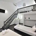 Elizabeth Platanias (Skiathos)
