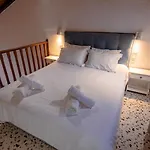 Elizabeth Platanias (Skiathos)