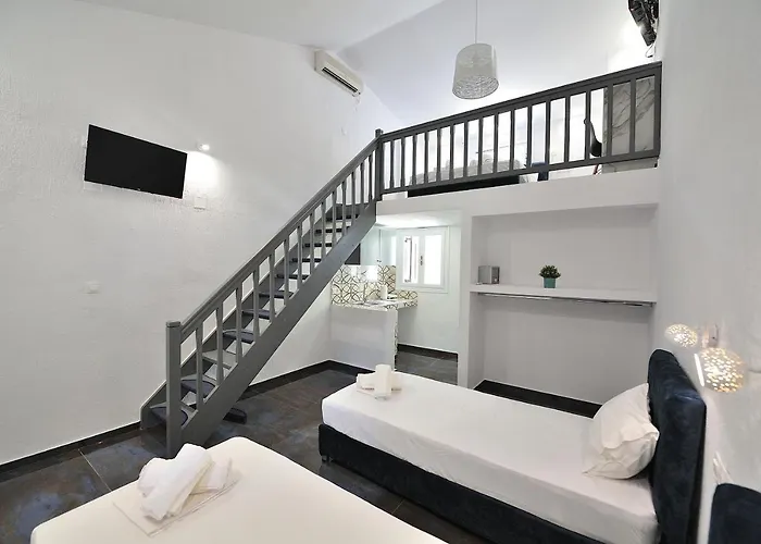 Elizabeth Platanias (Skiathos)