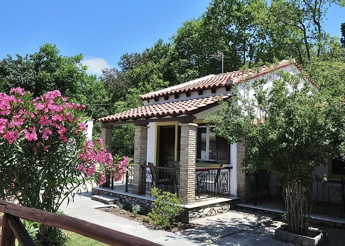 Elizabeth Platanias (Skiathos)