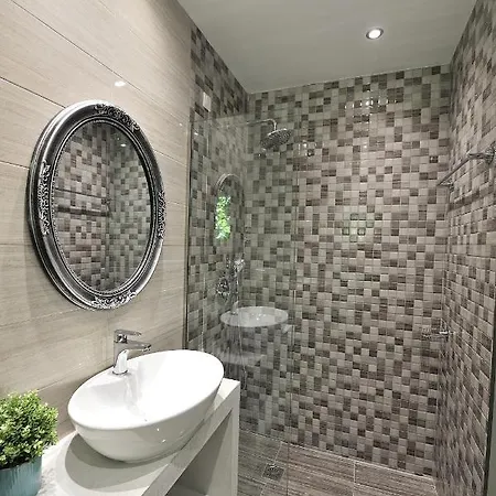 Elizabeth * Platanias (Skiathos)