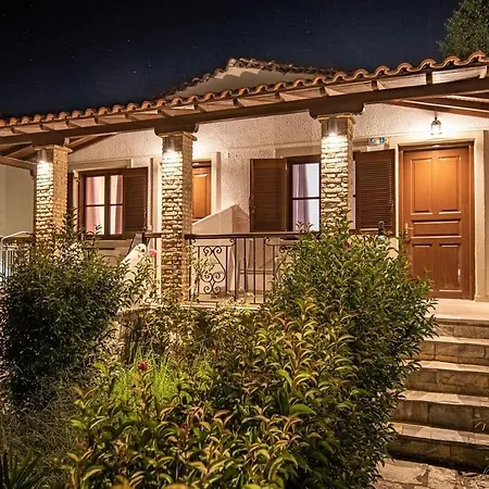 Elizabeth Platanias (Skiathos)