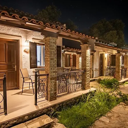 Elizabeth Platanias (Skiathos)