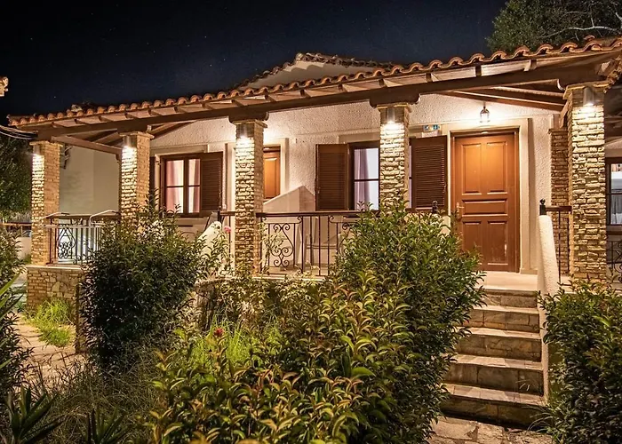 Elizabeth Platanias (Skiathos)